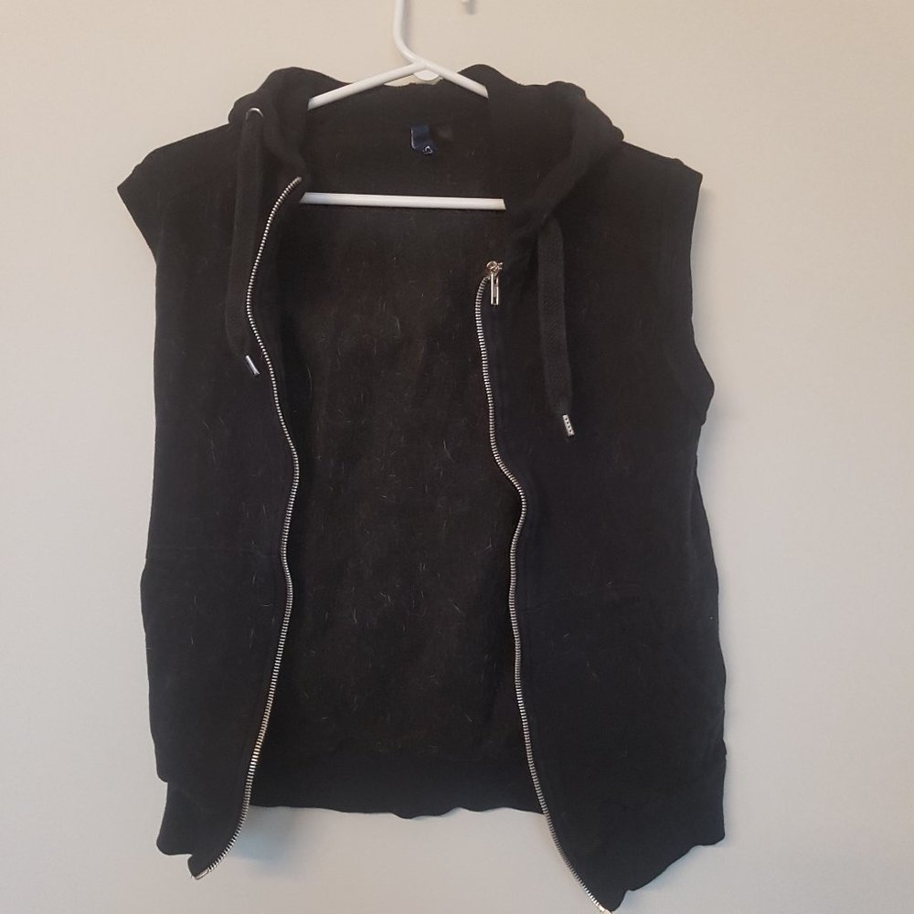 [H&M] "Divided" Black Vest Hoodie